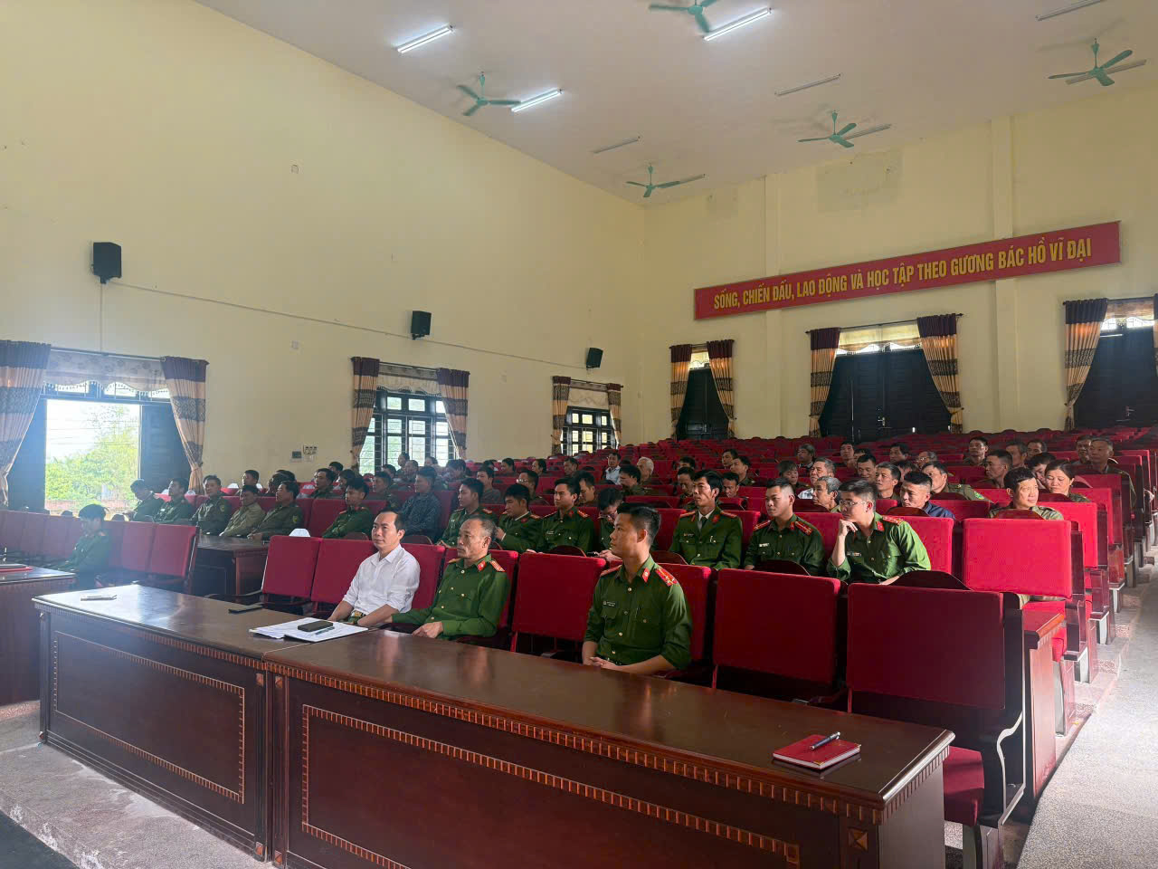 Công an xã Vĩnh Lại: Triển khai đồng bộ các biện pháp nghiệp vụ, quyết tâm bảo đảm tuyệt đối an ninh trật tự phục vụ bầu cử